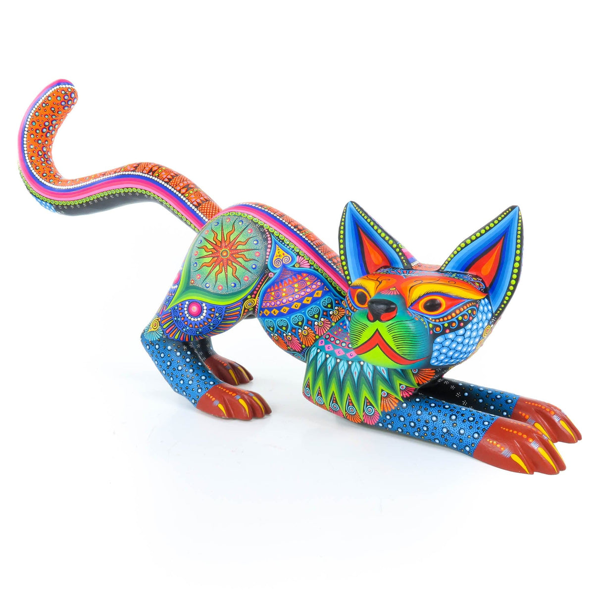 Crouching Cat - Oaxacan Alebrije Wood Carving – VivaMexico.com
