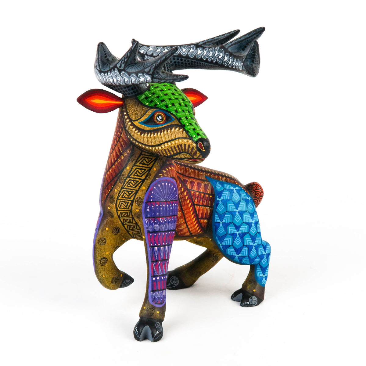 Deer - Oaxacan Alebrije Wood Carving Sculpture - Nestor Melchor
