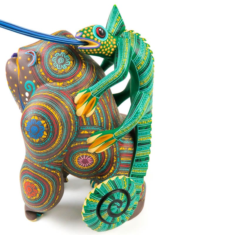 彫刻画　レプリカ　G.Andreoni Large Masterpiece Gorilla With Chameleon - Oaxacan Alebrije Wood