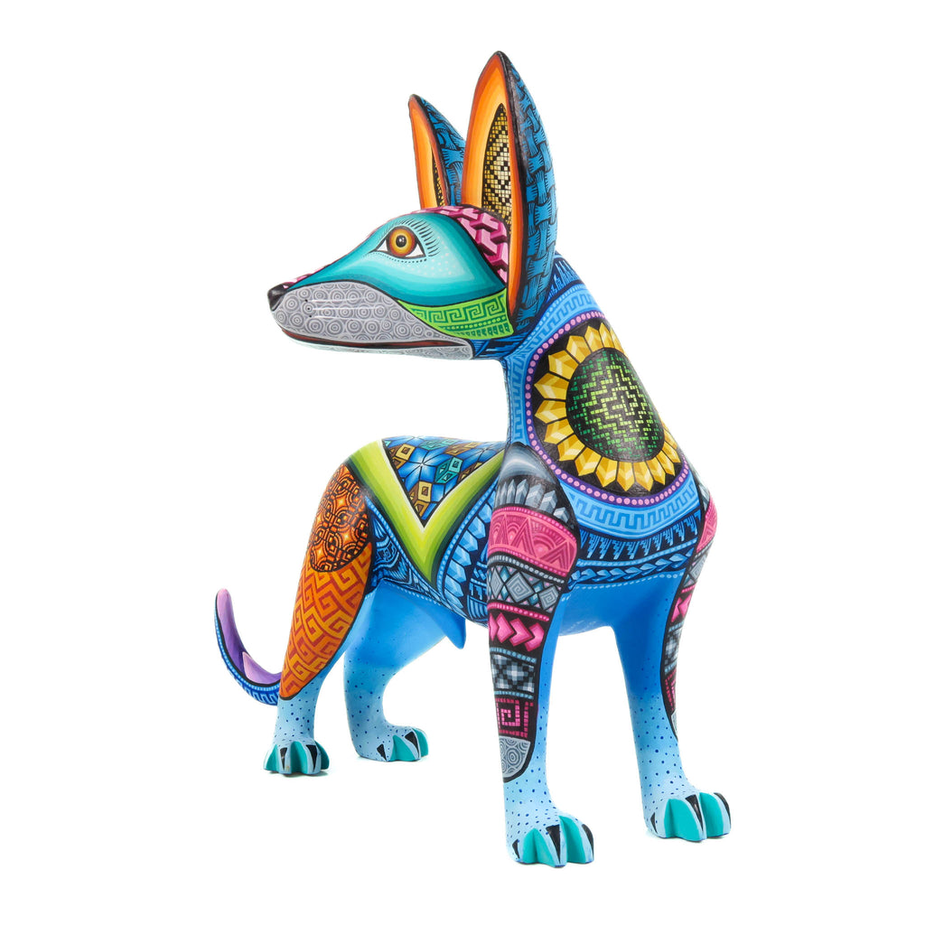 Vigilant Dog - Oaxacan Alebrije Wood Carving – VivaMexico.com