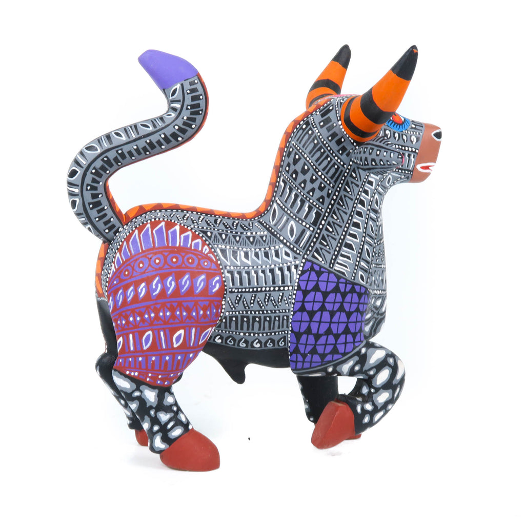 Bull - Oaxacan Alebrije Wood Carving – VivaMexico.com - Mexican Art