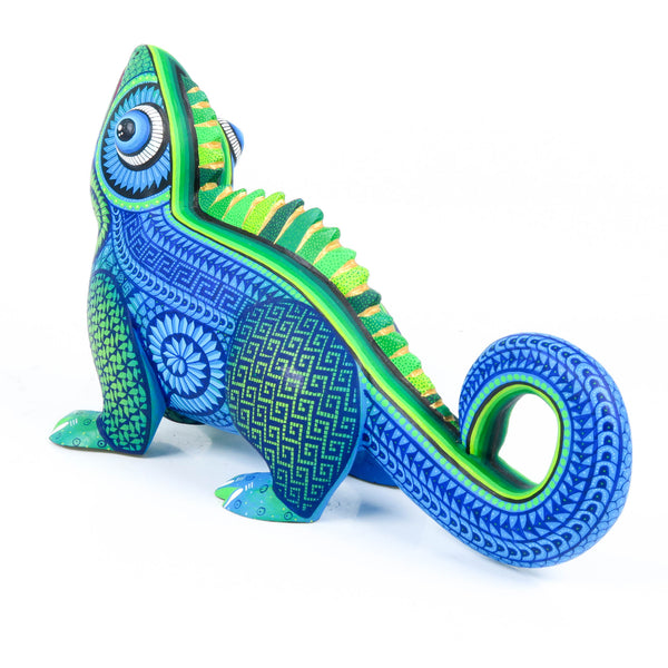 Exceptional Iguana - Oaxacan Alebrije Wood Carving