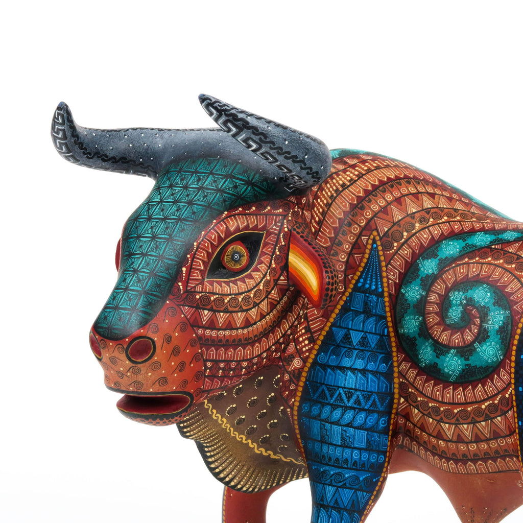 Bull - Oaxacan Alebrije Wood Carving - Nestor Melchor – VivaMexico