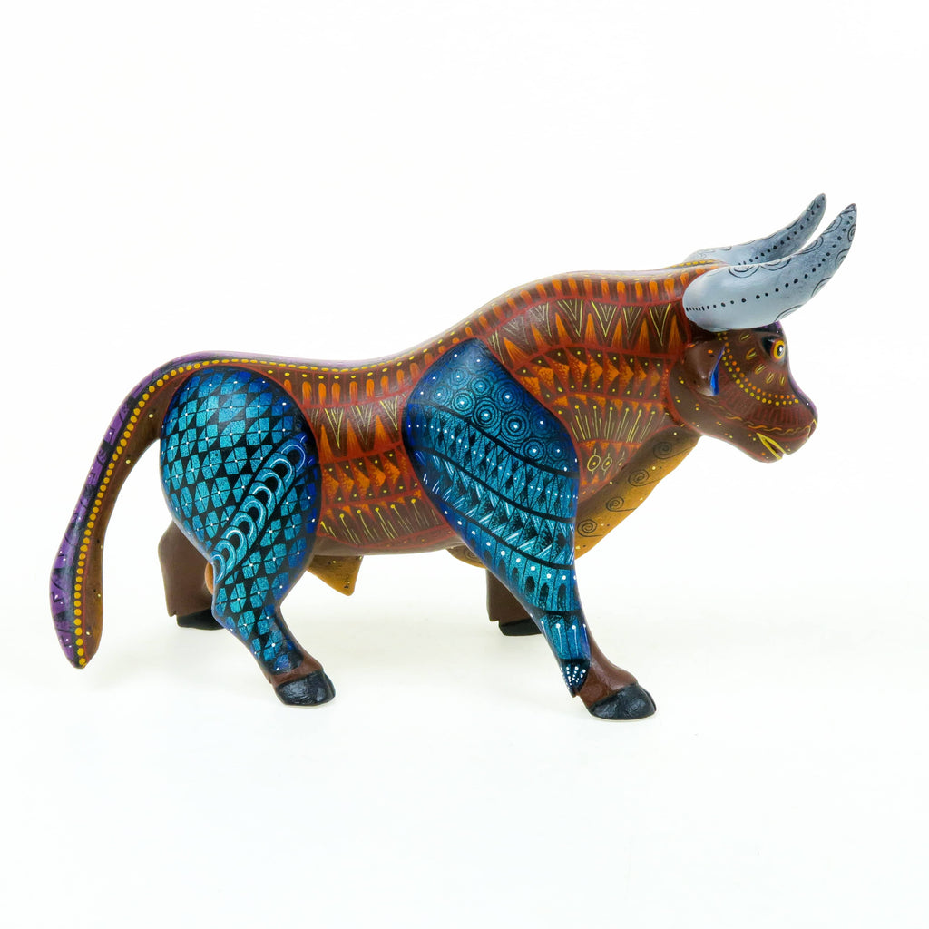 Charging Bull - Oaxacan Alebrije Wood Carving – VivaMexico.com
