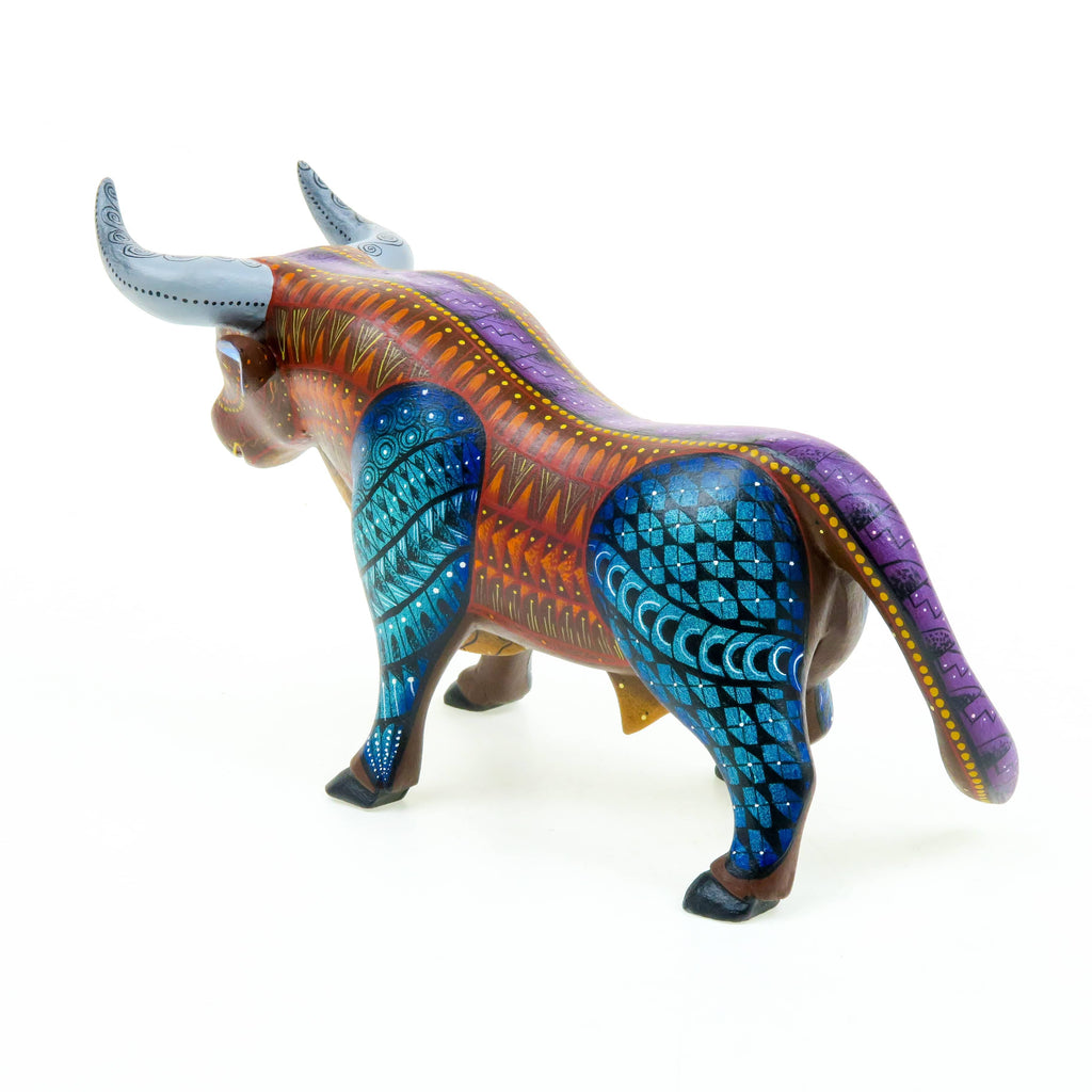 Charging Bull - Oaxacan Alebrije Wood Carving – VivaMexico.com