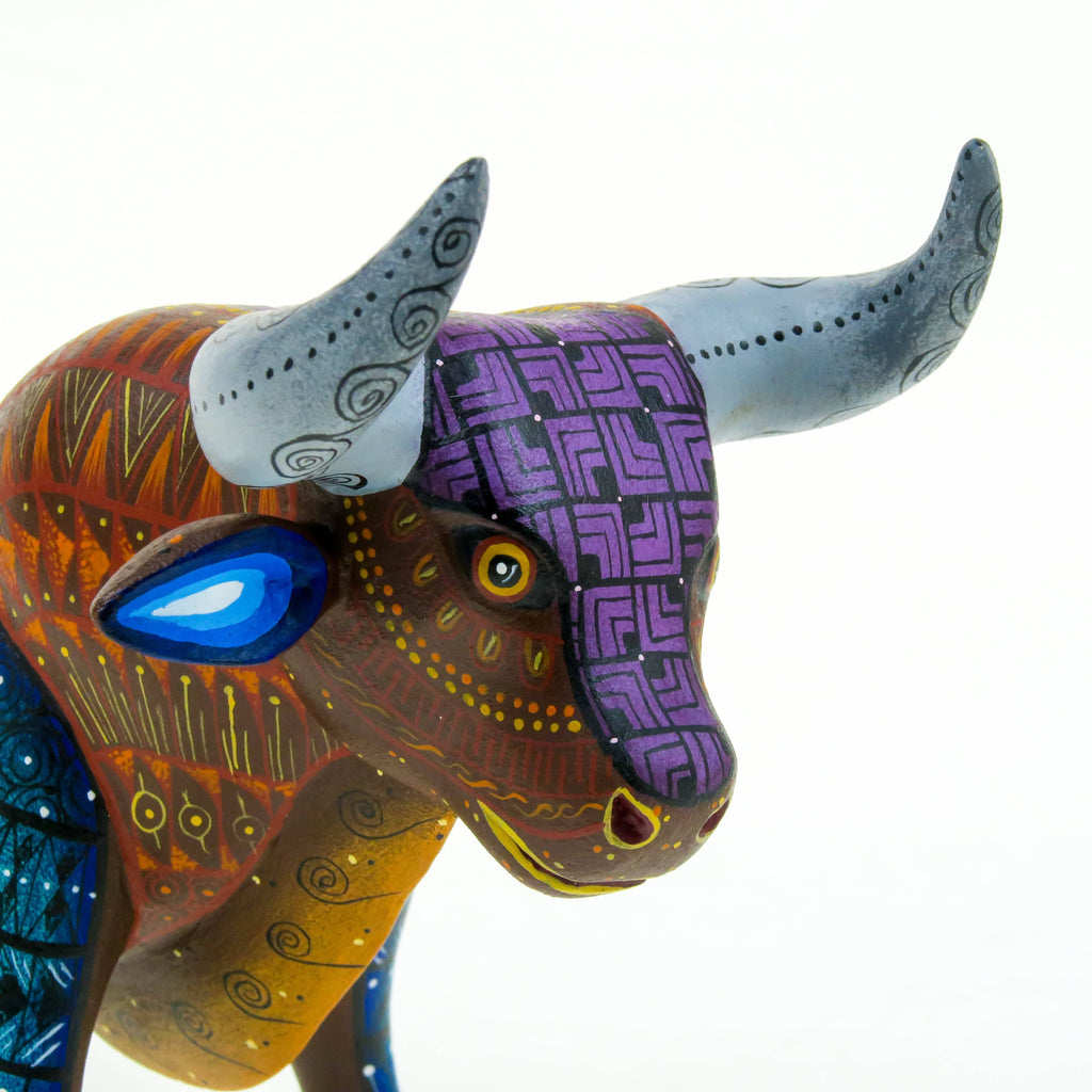 Charging Bull - Oaxacan Alebrije Wood Carving – VivaMexico.com