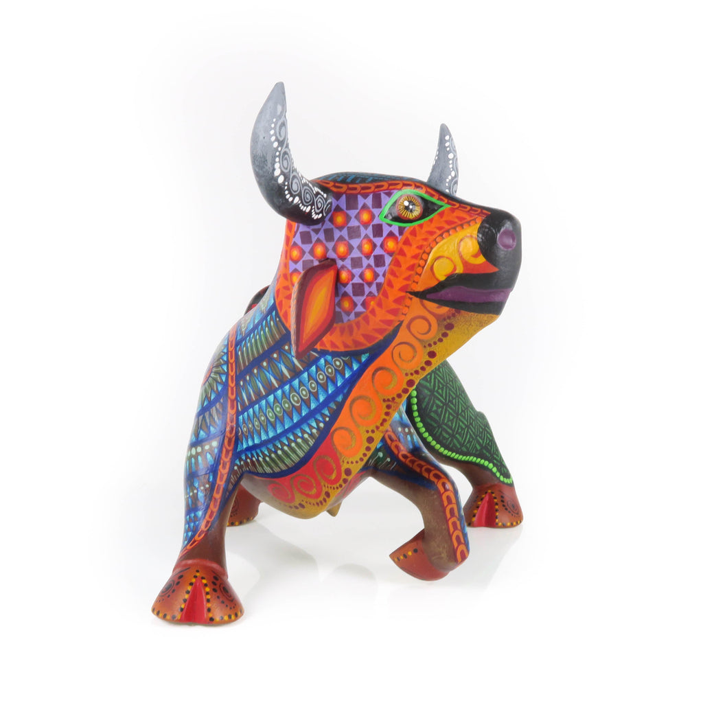 Cheerful Bull - Oaxacan Alebrije Wood Carving – VivaMexico.com