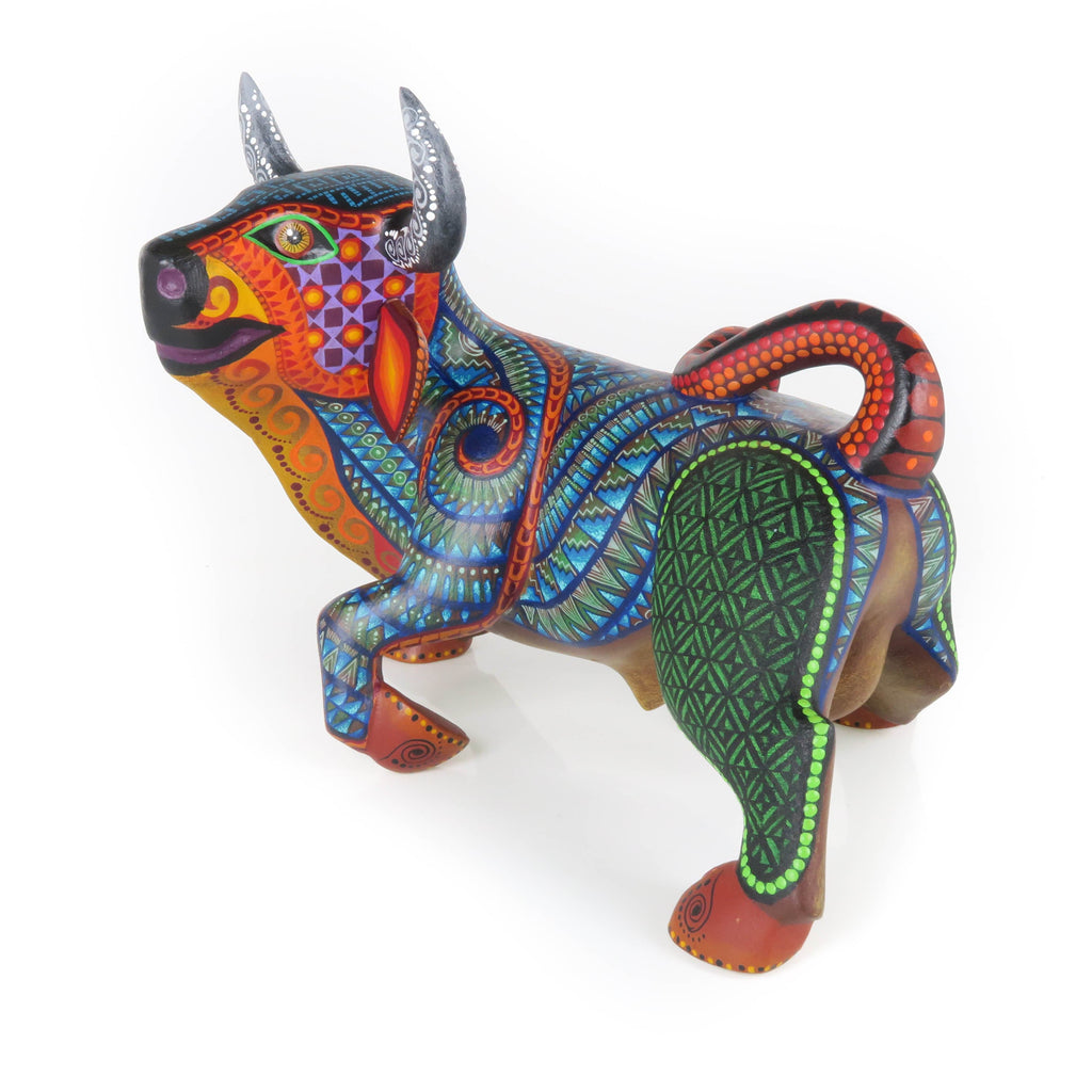 木製の雄牛の像 牡牛 ブル おうし Wooden Bull Mexico Cheerful Bull - Oaxacan Alebrije Wood Carving – VivaMexico.com