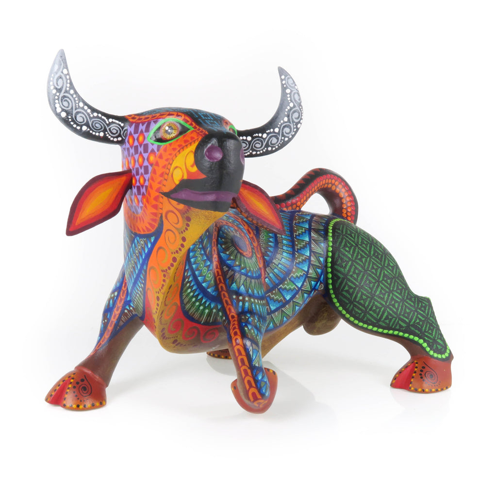 Cheerful Bull - Oaxacan Alebrije Wood Carving – VivaMexico.com