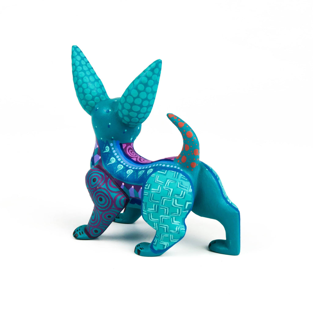 Jacobo & Maria Angeles　アレブリヘ　イヌ　チワワ　ブルー Chihuahua Dog - Oaxacan Alebrije Wood Carving – VivaMexico.com