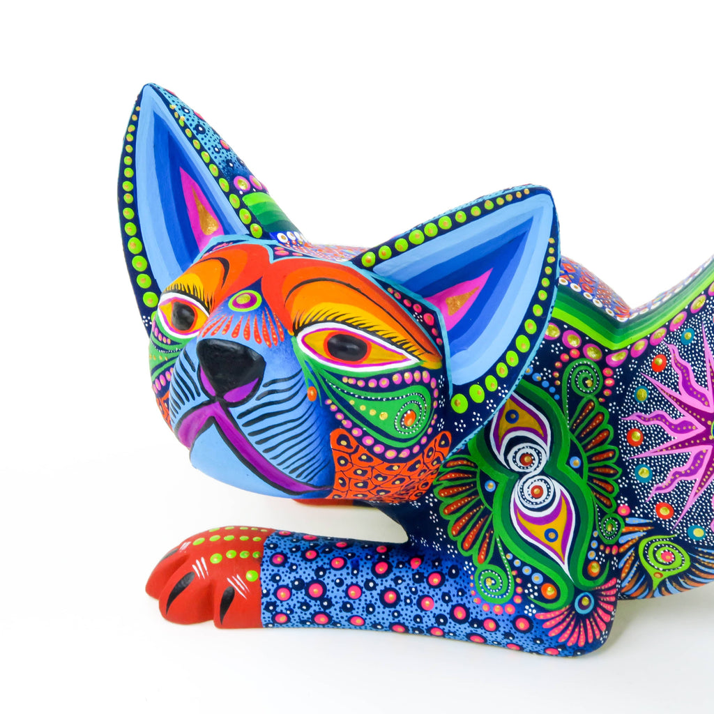 Crouching Cat - Oaxacan Alebrije Wood Carving – VivaMexico.com