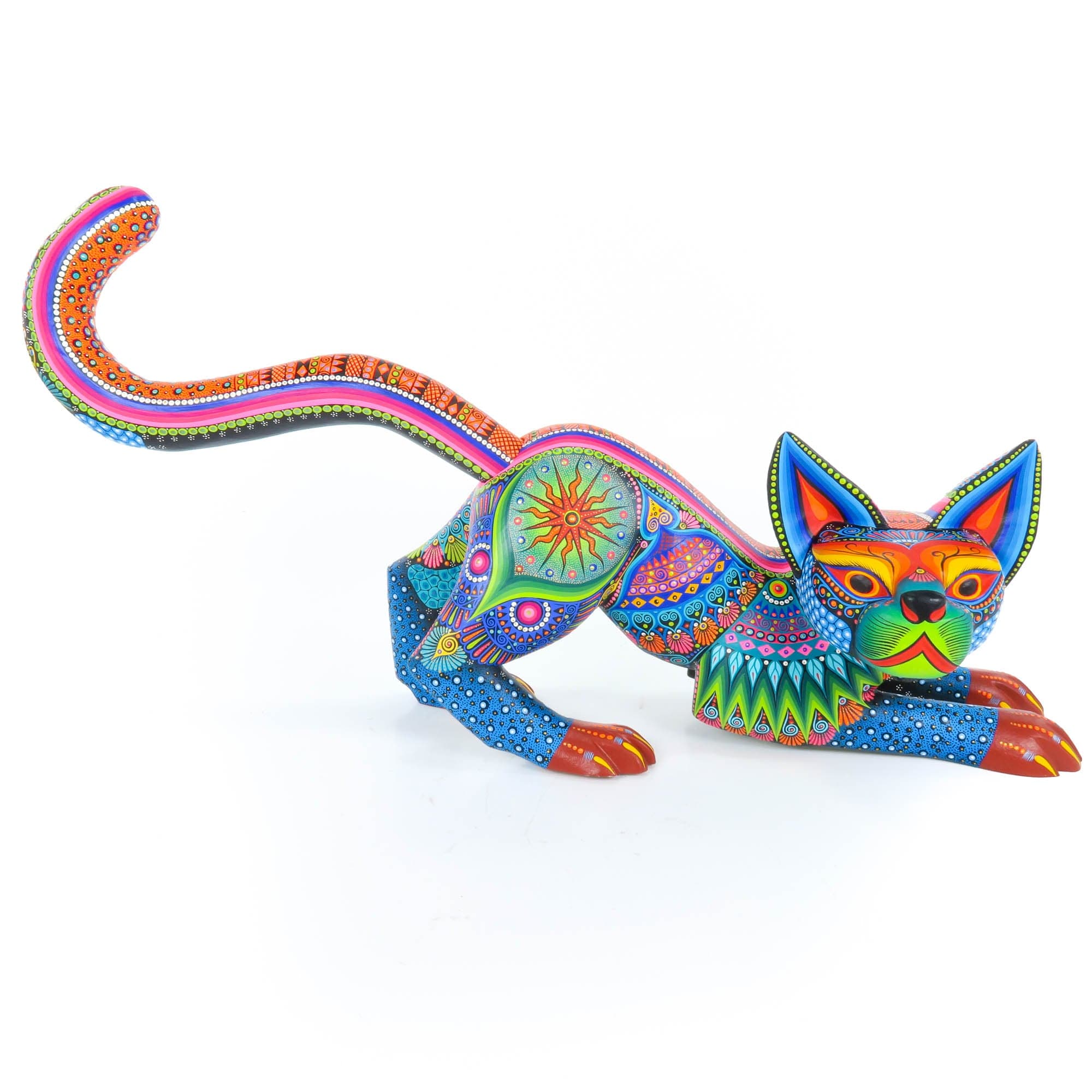Crouching Cat - Oaxacan Alebrije Wood Carving – VivaMexico.com