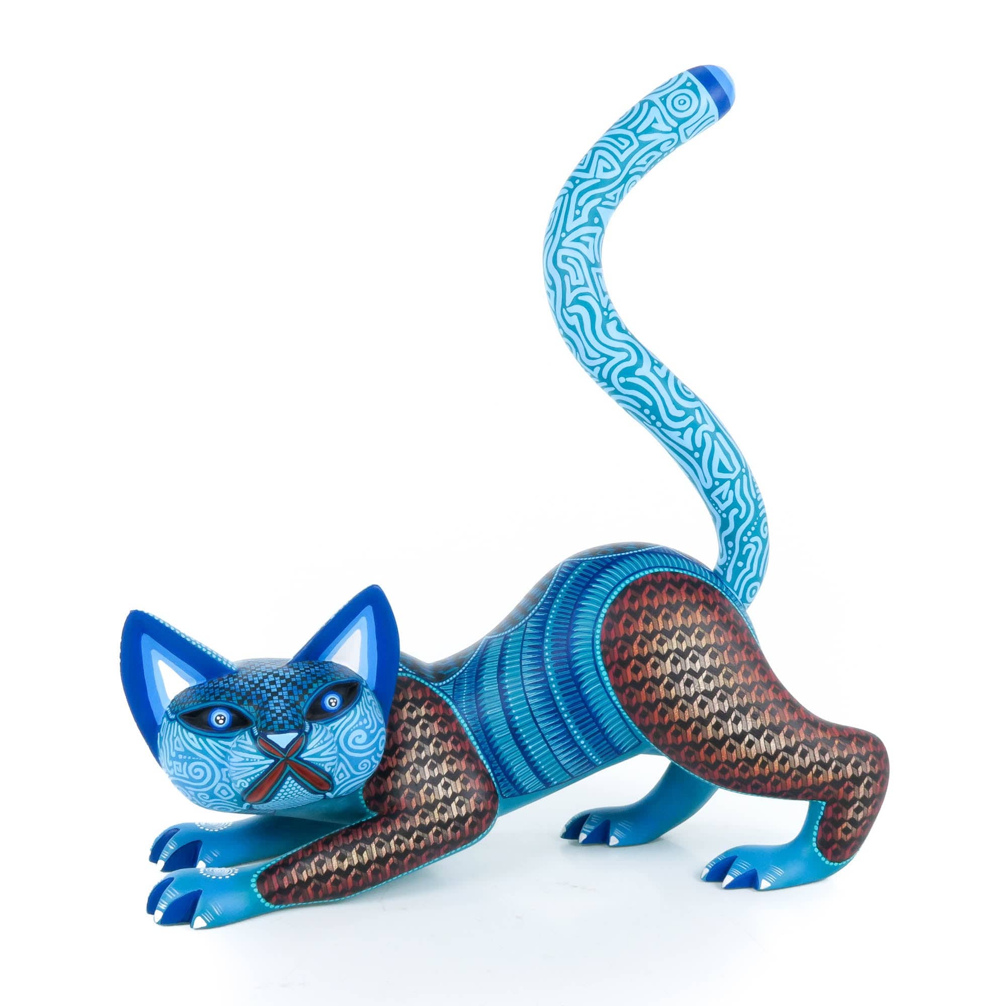 Crouching Cat - Oaxacan Alebrije Wood Carving – VivaMexico.com