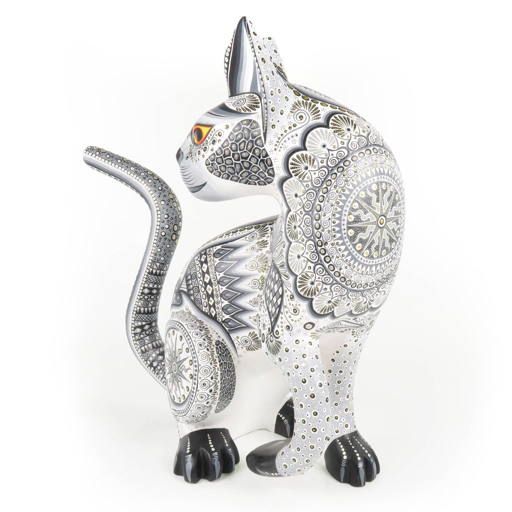 Elegant Cat - Oaxacan Alebrije Wood Carving – VivaMexico.com