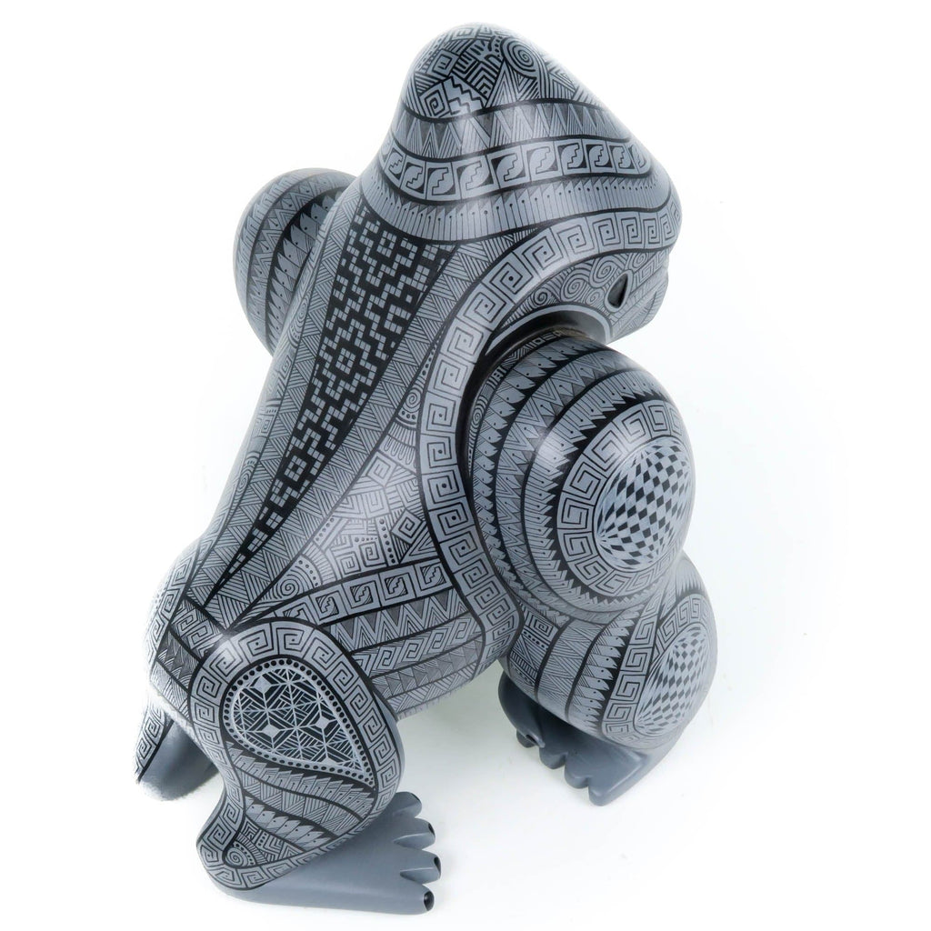彫刻画　レプリカ　G.Andreoni Large Masterpiece Gorilla With Chameleon - Oaxacan Alebrije Wood