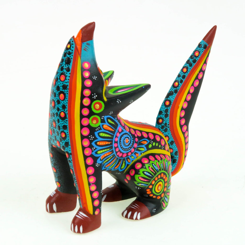 Howling Coyote - Oaxacan Alebrije Wood Carving – VivaMexico.com