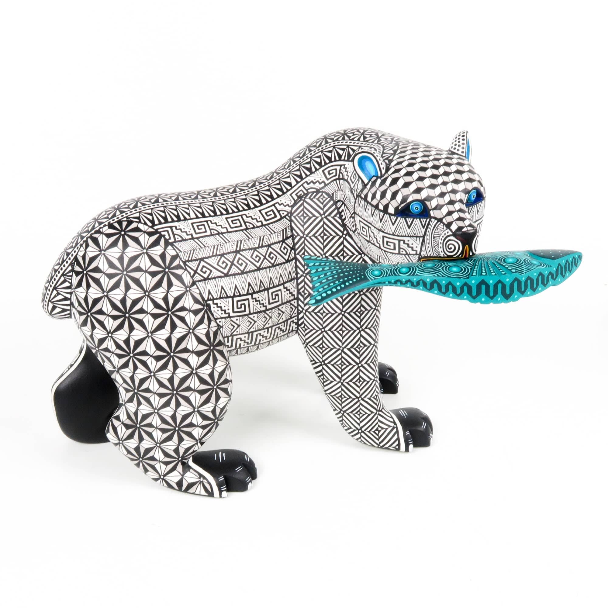Polar Bear With Fish - Oaxacan Alebrije Wood Carving – VivaMexico