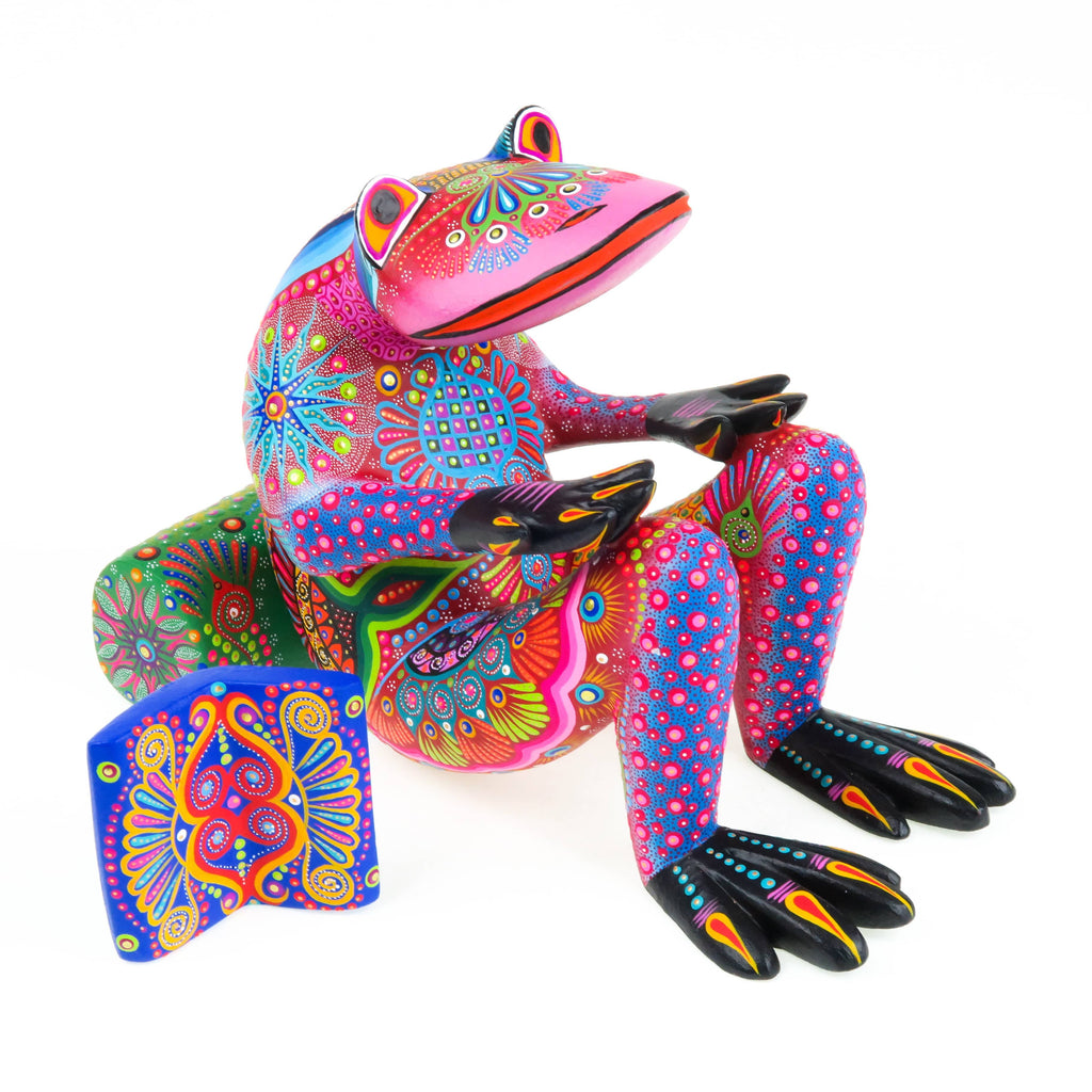 Reading Frog - Oaxacan Alebrije Wood Carving – VivaMexico.com