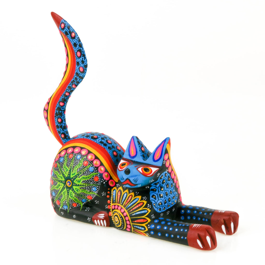 Resting Black Cat - Oaxacan Alebrije Wood Carving – VivaMexico.com