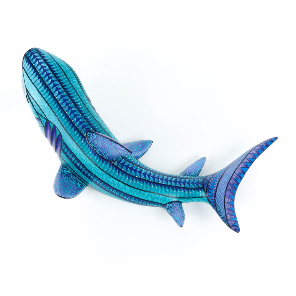 メキシコ伝統工芸 アレブリヘ 青いサメ Taller Casa Cruz Blue Shark - Oaxacan Alebrije Wood Carving – VivaMexico.com