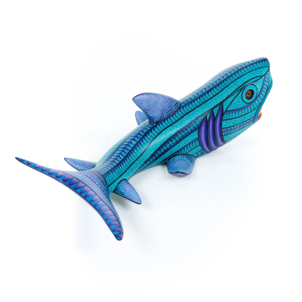 メキシコ伝統工芸 アレブリヘ 青いサメ Taller Casa Cruz Blue Shark - Oaxacan Alebrije Wood Carving – VivaMexico.com