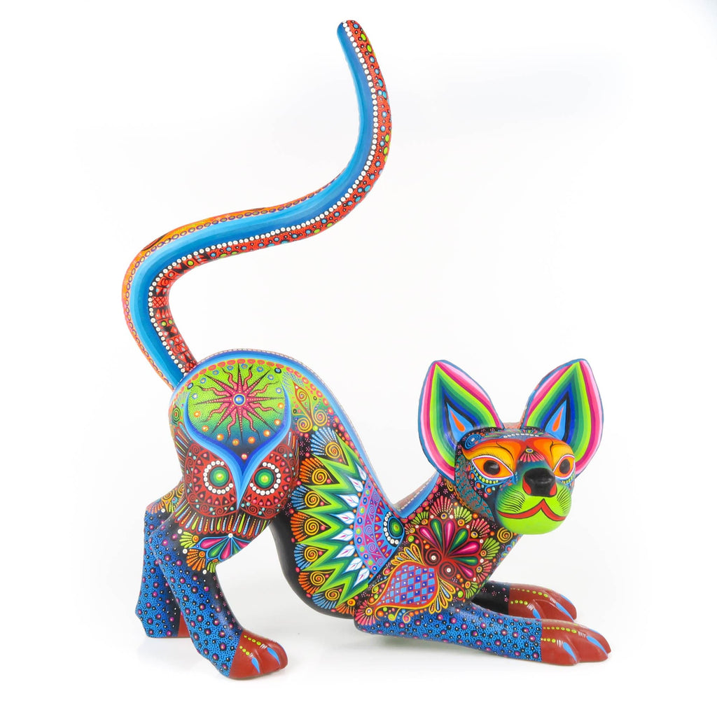 色鉛筆画「CAT WALK」レプリカ Vibrant Crouching Cat - Oaxacan Alebrije Wood Carving – VivaMexico