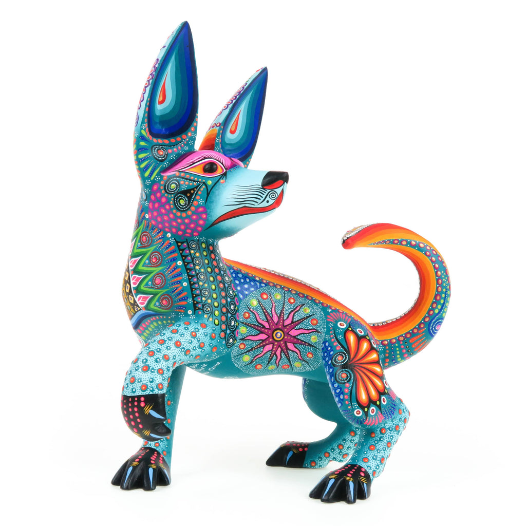 Vigilant Dog - Oaxacan Alebrije Wood Carving – VivaMexico.com