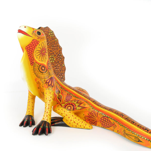 Beautiful Iguana - Oaxacan Alebrije Wood Carving