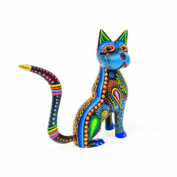 Beautiful Cat - Oaxacan Alebrije Wood Carving