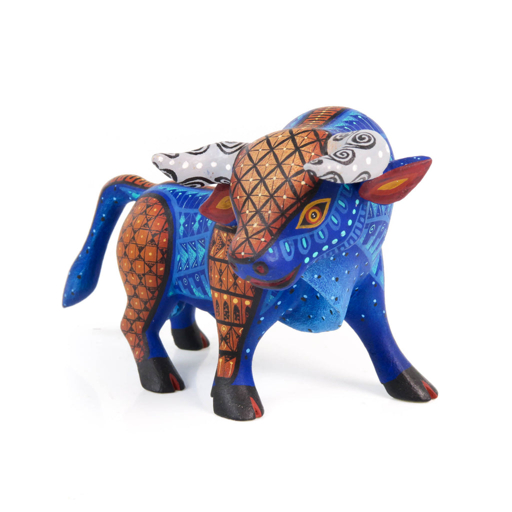 Beautiful Blue Bull - Oaxacan Alebrije Wood Carving – VivaMexico
