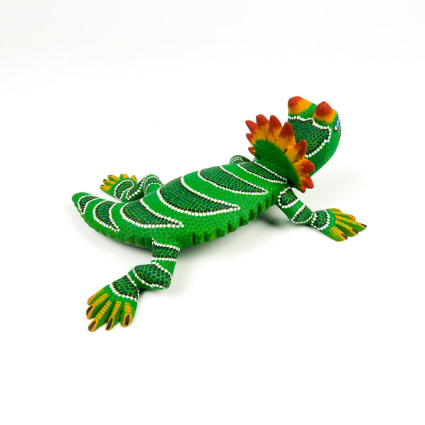 Vibrant Green Horned Lizard - Oaxacan Alebrije Wood Carving - VivaMexico.com