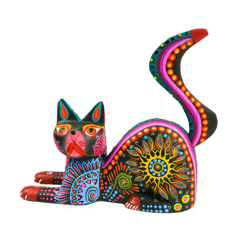 Black Cat - Oaxacan Alebrije Wood Carving - VivaMexico.com