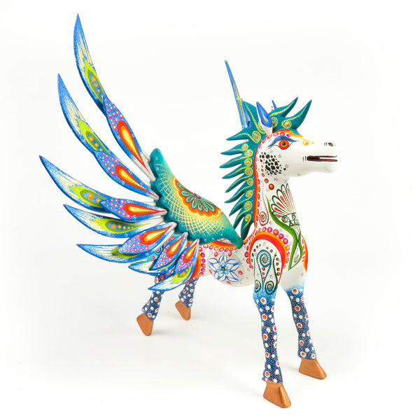 Masterpiece White Pegasus Horse - Oaxacan Alebrije Wood Carving - VivaMexico.com